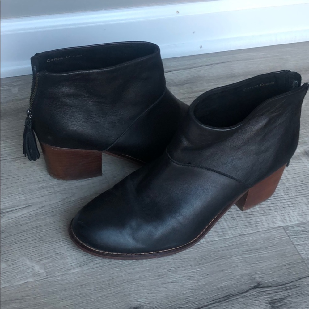 Toms black booties